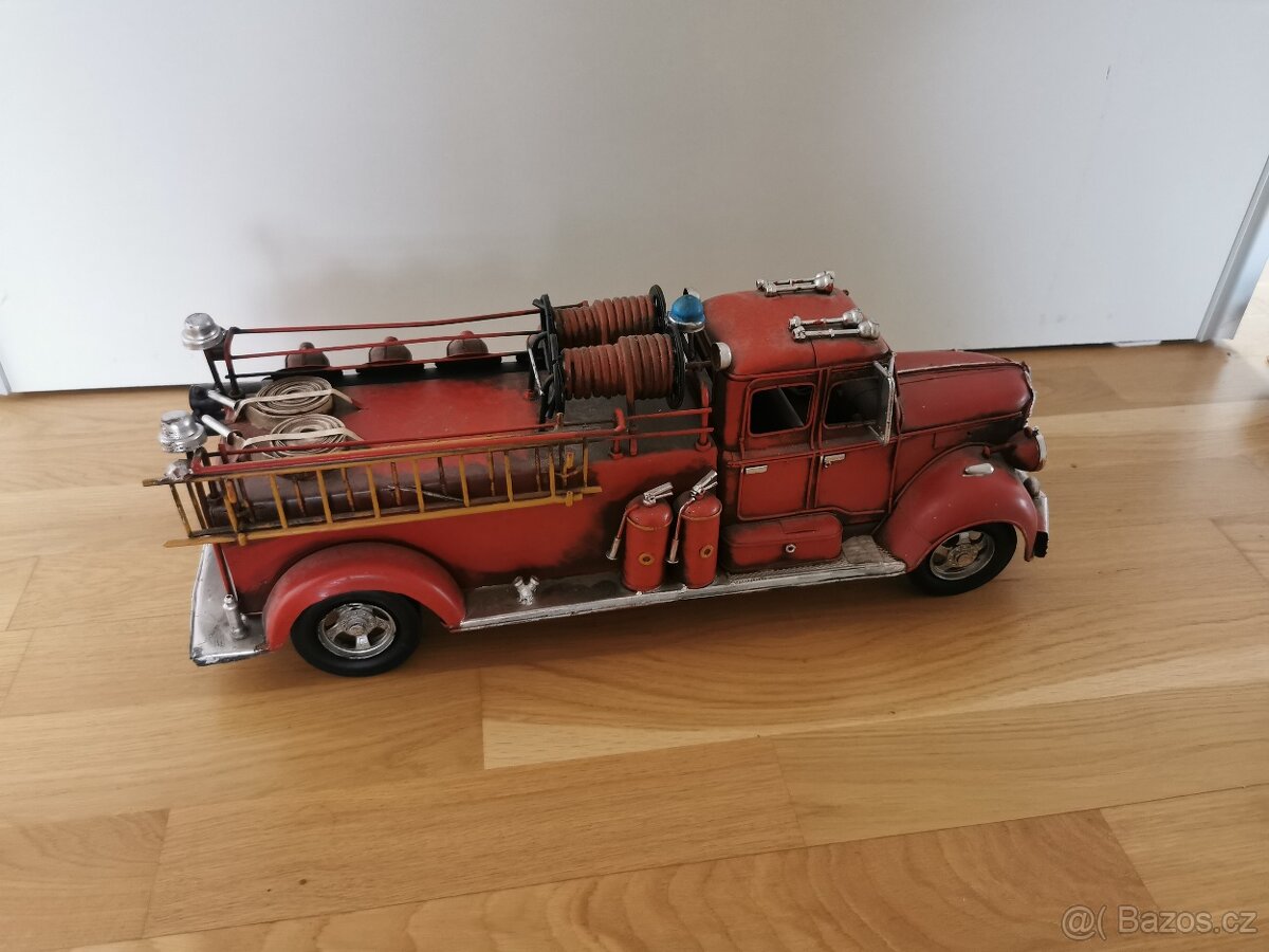 Kovové hasičské auto - 5