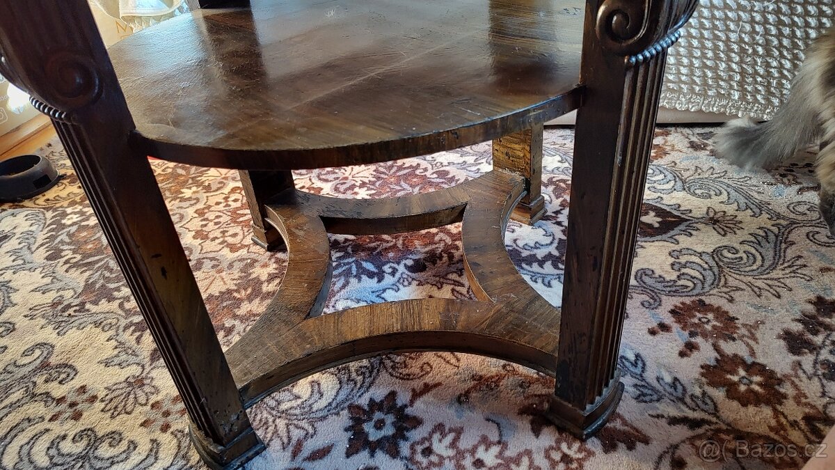 Starožitný dřevěný stolek průměr 86cm - 5
