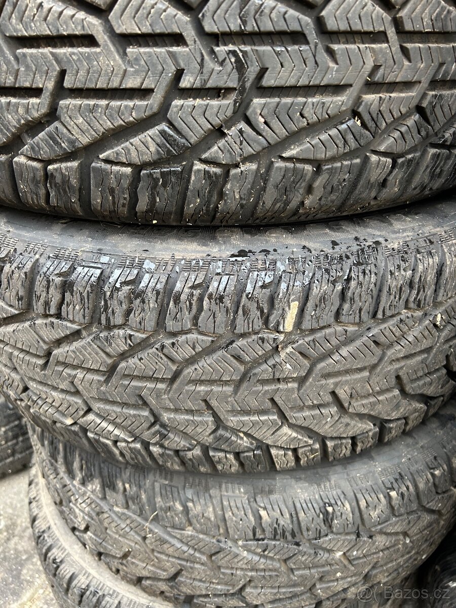 Zimní pneu s alu disky 205/55/16. - 5