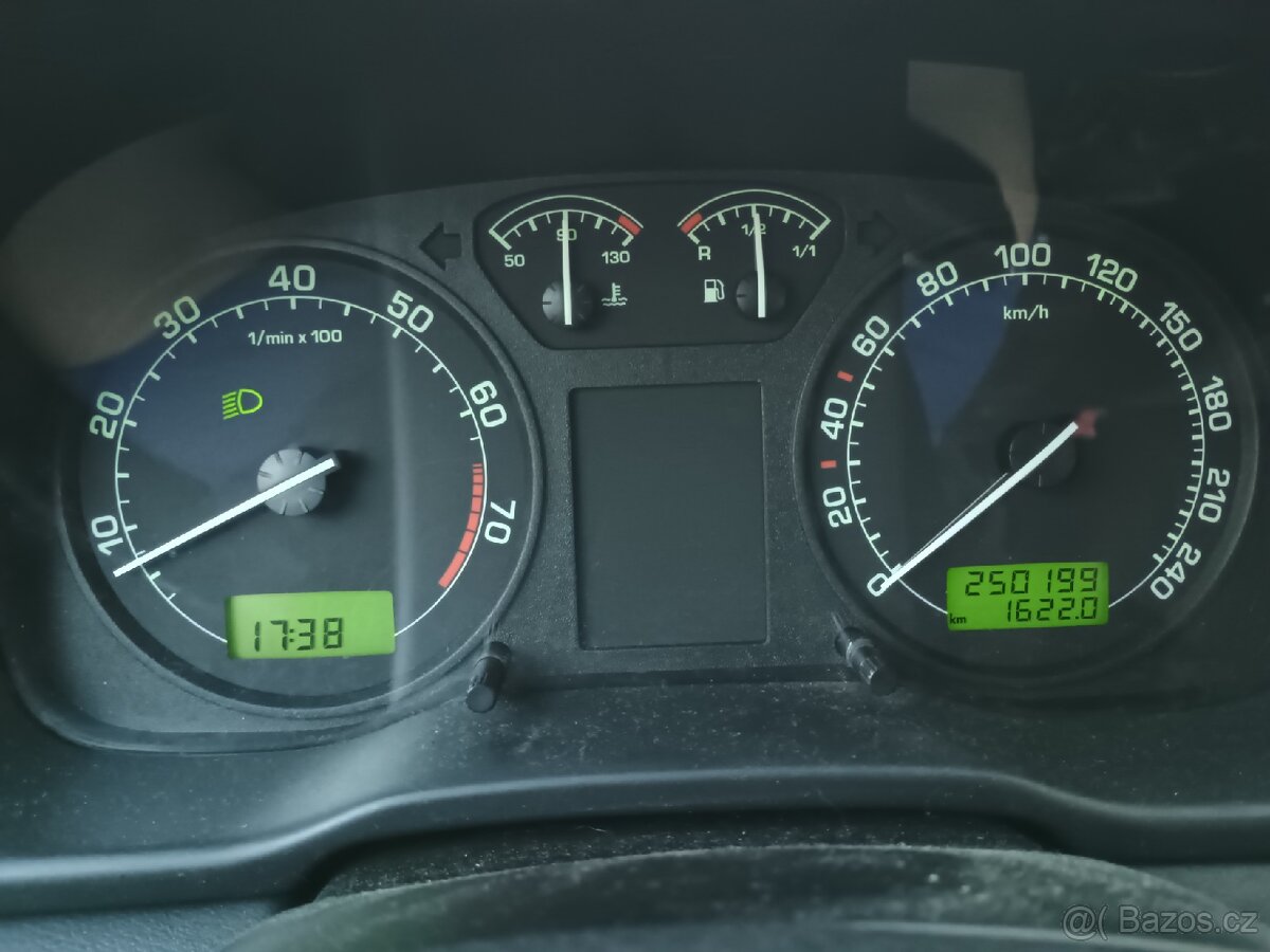 Škoda Octavia combi 1,6 - 5