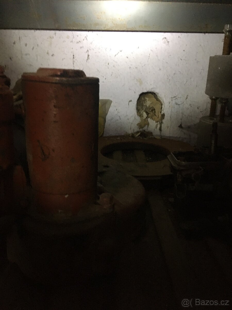 DT 75 pásový traktor buldozer - 5