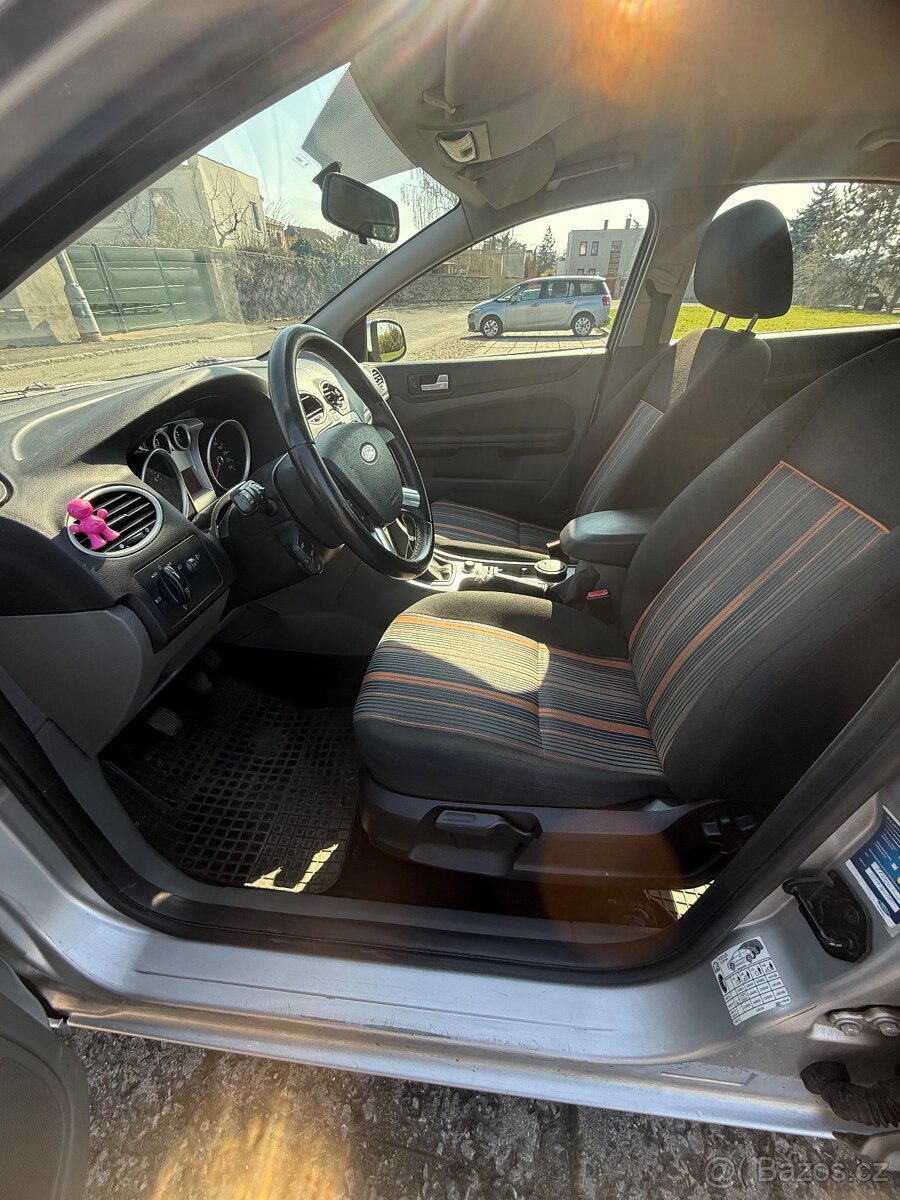 Ford Focus 1.6 - 5