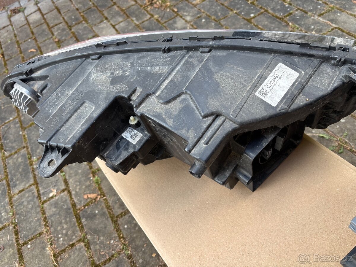 Světlomety Volvo XC 90 - 5