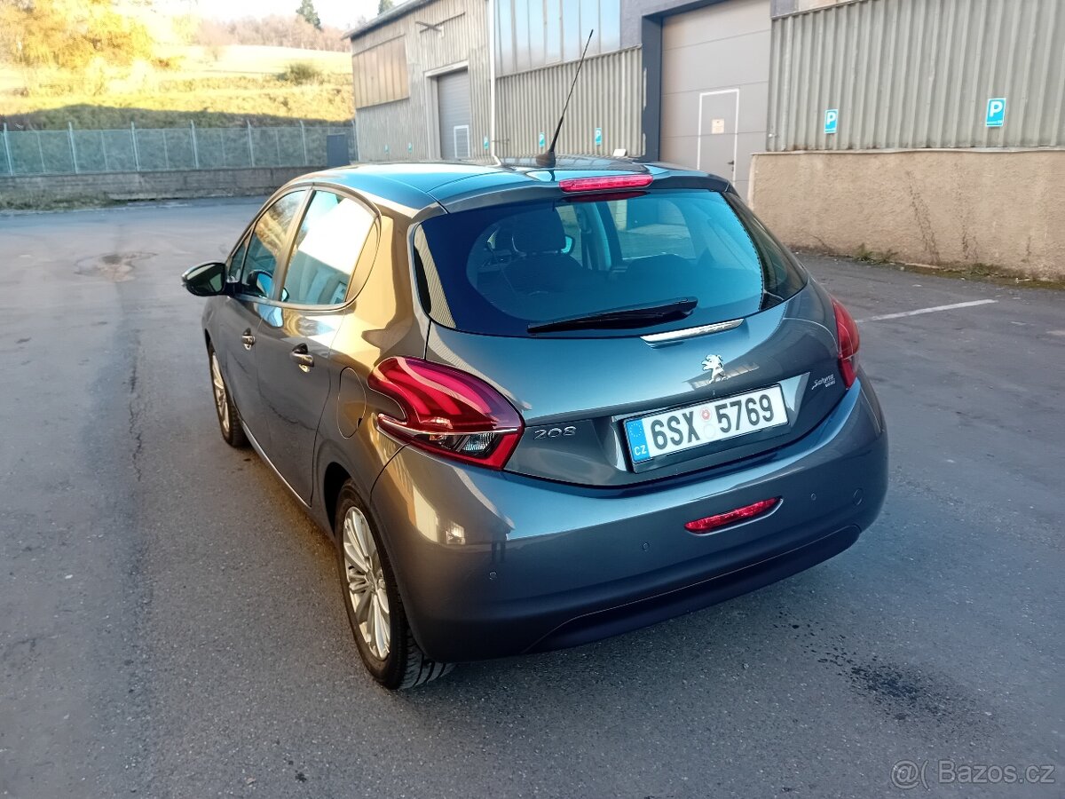 Peugeot 208 1.2i, 61kw, r.2018, naj. 44tis. Servis. - 5