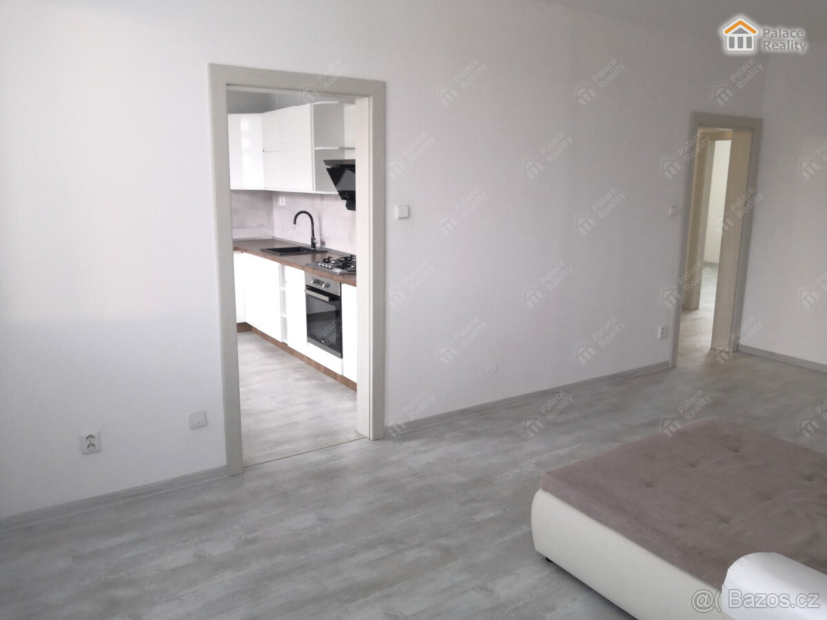 Pronájem moderního bytu 3+1 s lodžií v Jičíně - 5