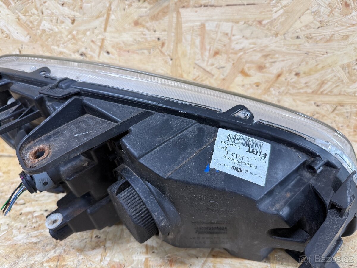 PŘEDNÍ SVĚTLA FIAT LINEA 51826739 / 51826738 - 5