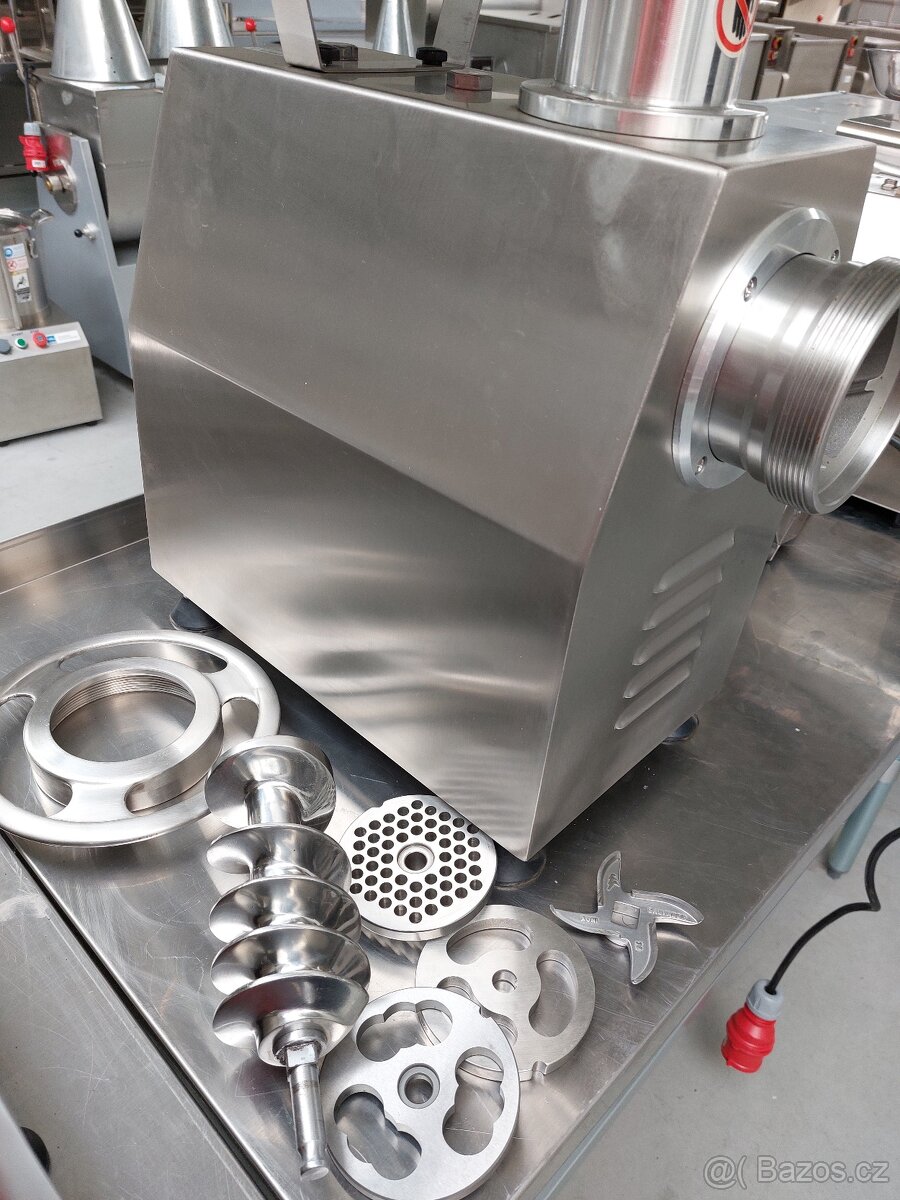 Mlýnek na maso 22 Řeznický vlček, Řezačka masa 22 - 5