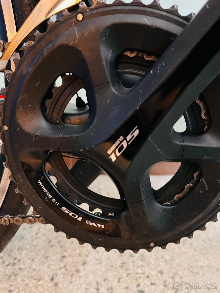 KARBONOVÉ SILNIČNÍ KOLO: CANYON ENDURACE CF - 5