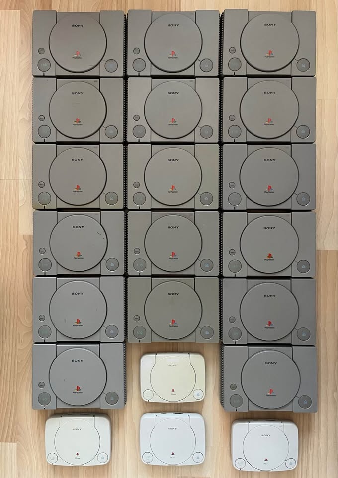 21x Sony PlayStation PS1 / PSone + hromada příslušenství - 5