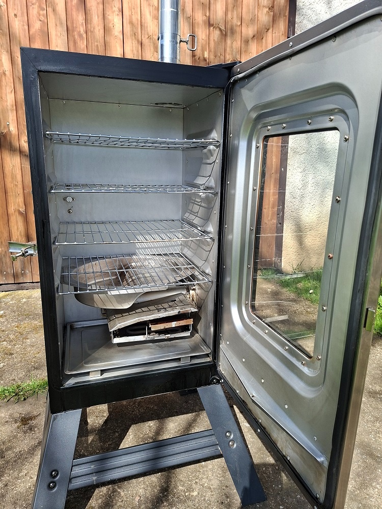 Prodám krátce používanou elektrickou udírnu Prestige - 5