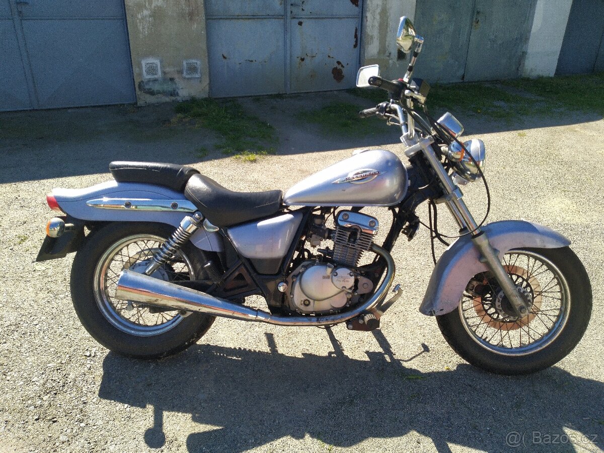 Suzuki Marauder 125 - 5