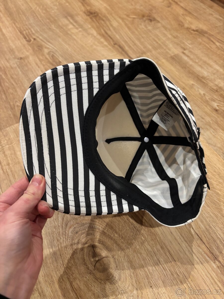 Černobílá snapback kšiltovka Vans - 5