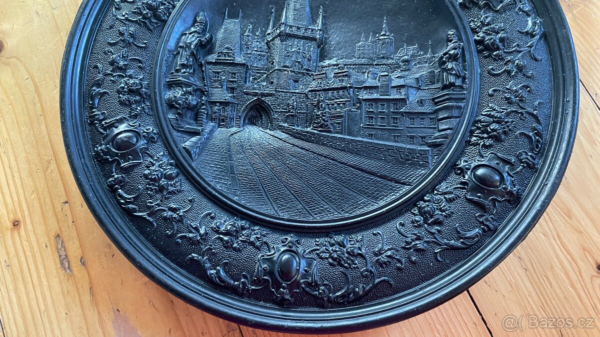 Dekorativní reliéfní talíř - 5
