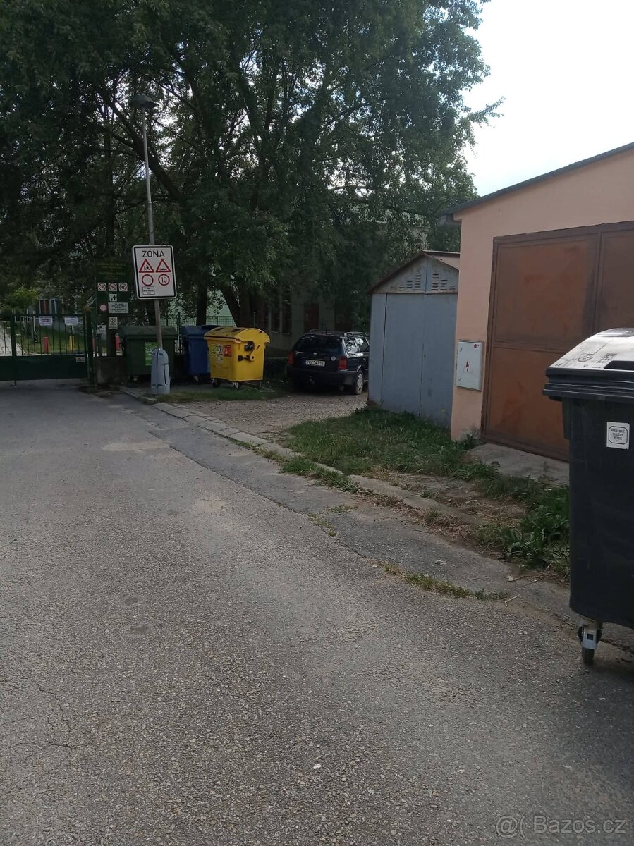 Garáž v centru Písku - 5