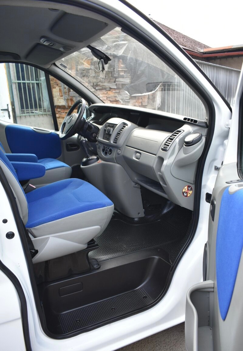 HEZKÝ OPEL VIVARO 2.5 CDTI -- WESTFALIA -- WEBASTO -- SPANÍ - 5