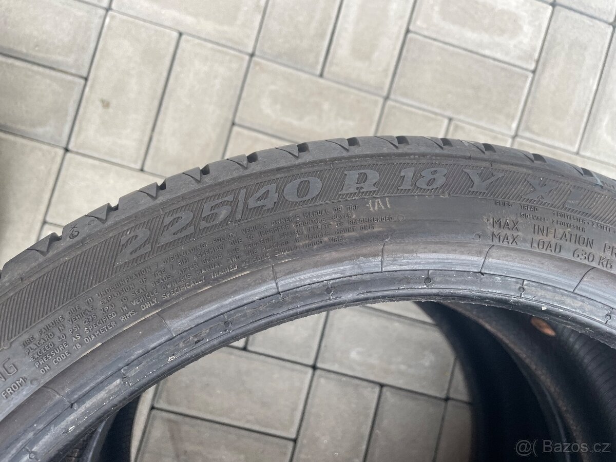 Prodám letní pneu 225/40 R18 - 5