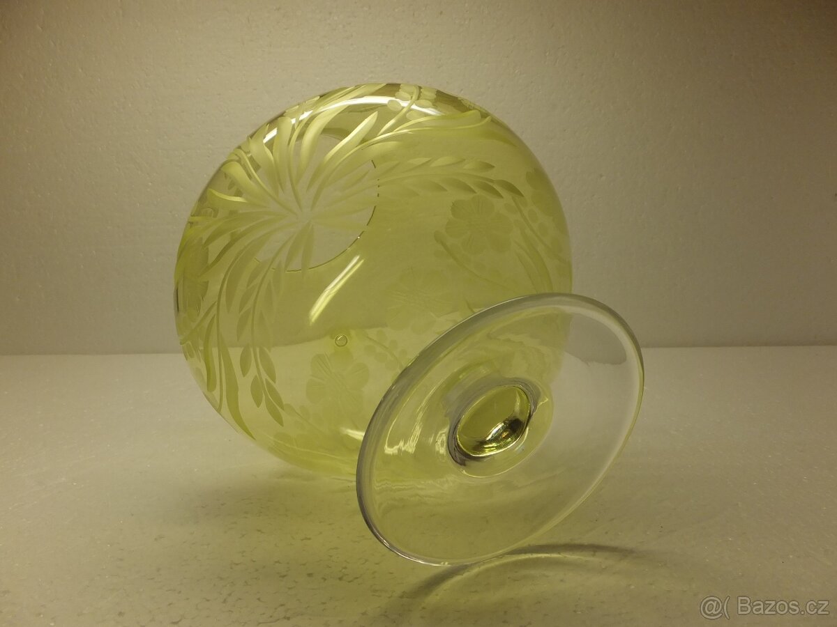 Obří krásná broušená žlutozelená číše obs. 2,7 l. - 5