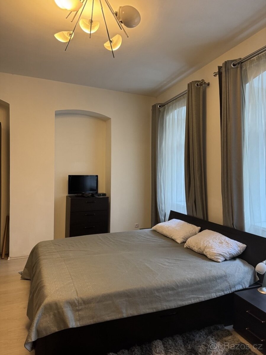 Garsonka, 28 m, na ulici Kolma, v Karlových Varech - 5