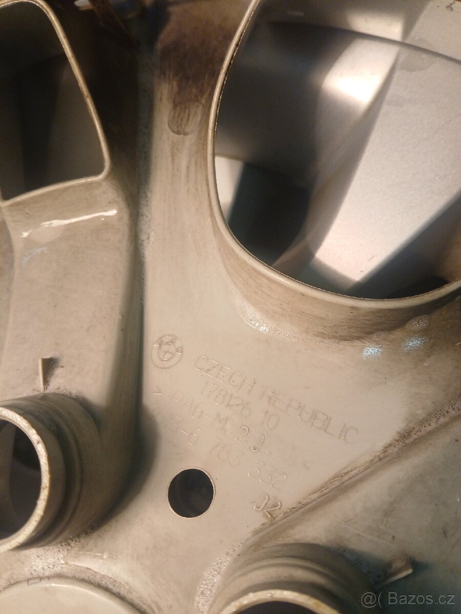 Poklice BMW 17, originální - 5