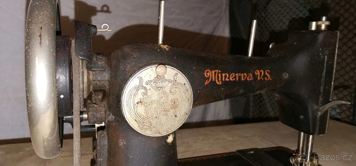 Starožitný šicí stroj MINERVA - 5