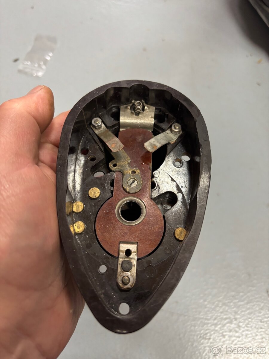 Bakelitová spínačka obal bez cívek - 5