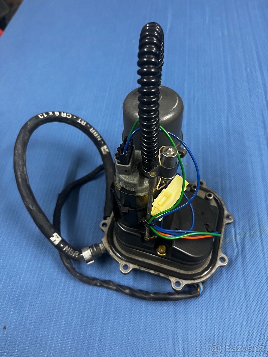 Benzinové čerpadlo Aprilia RSV1000R Factory - 5