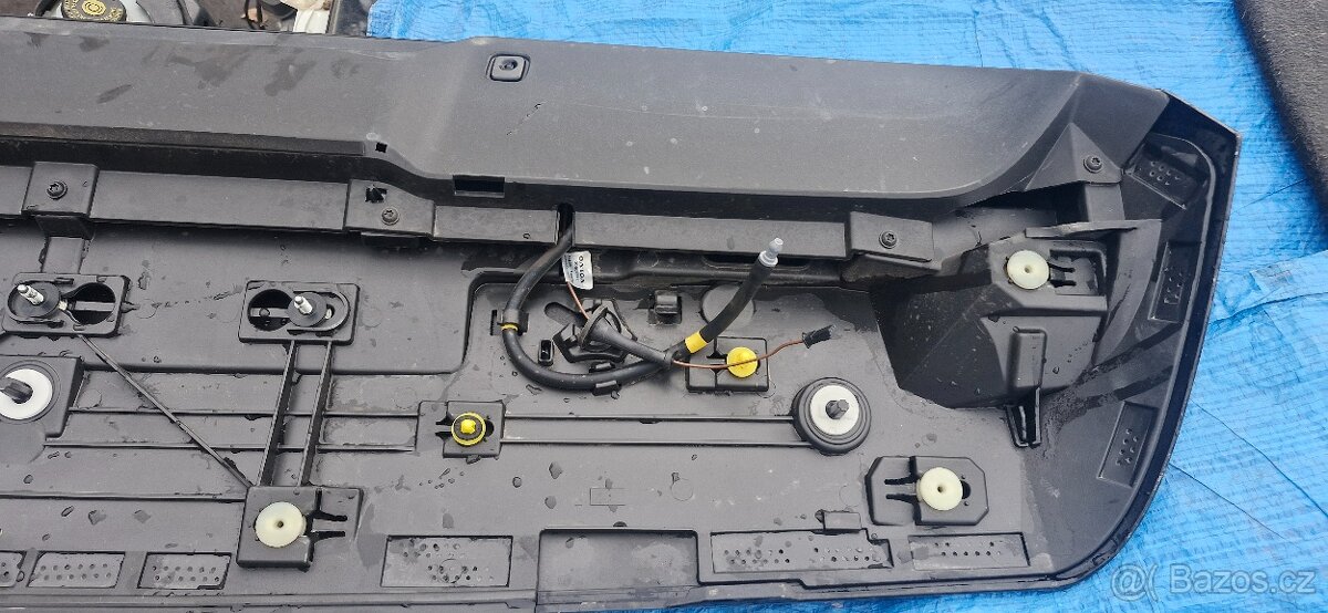 Prodlouzeni strechy spoiler volvo xc40 - 5