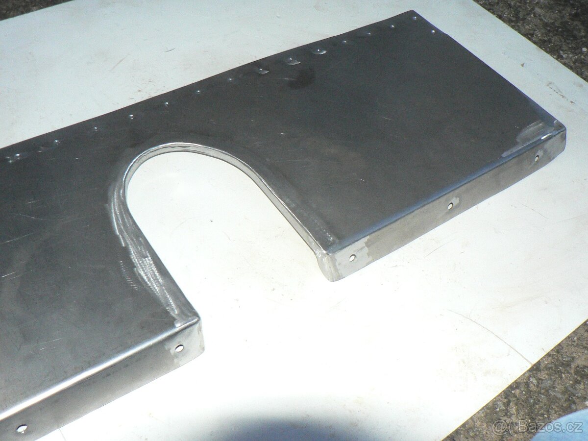 Plech za zadní sedačku Tatra 57 - 5