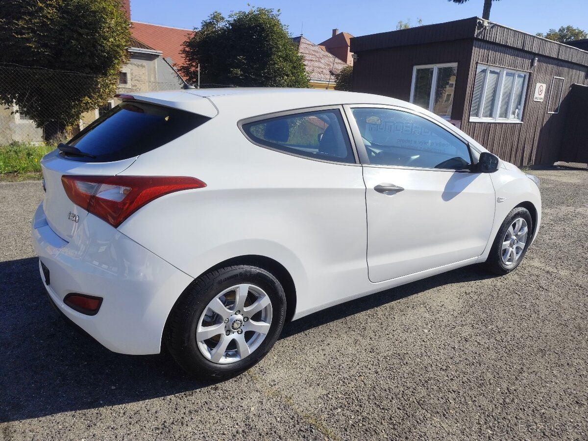Hyundai i30 Cupe.1.4,16V,73kw.R.V.9/2014.STK Nová.Km 124 300 - 5