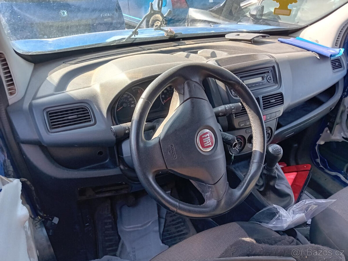 Fiat Doblo 1.3 JTD ( 263A2000 ) 66kW r.2013 modrá na náhradn - 5