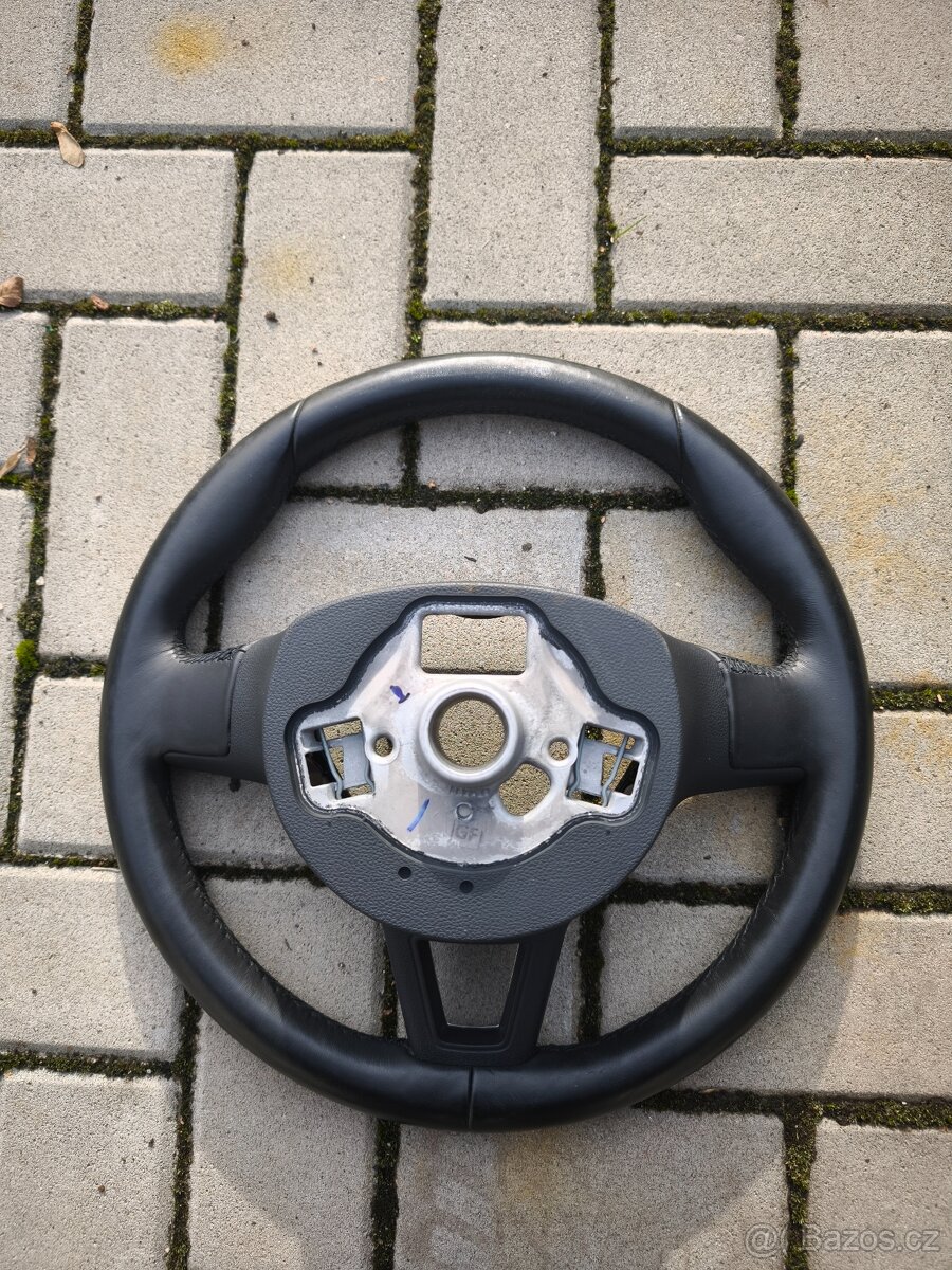 Tříramenný multifukční volant Škoda Octavia 3 - 5