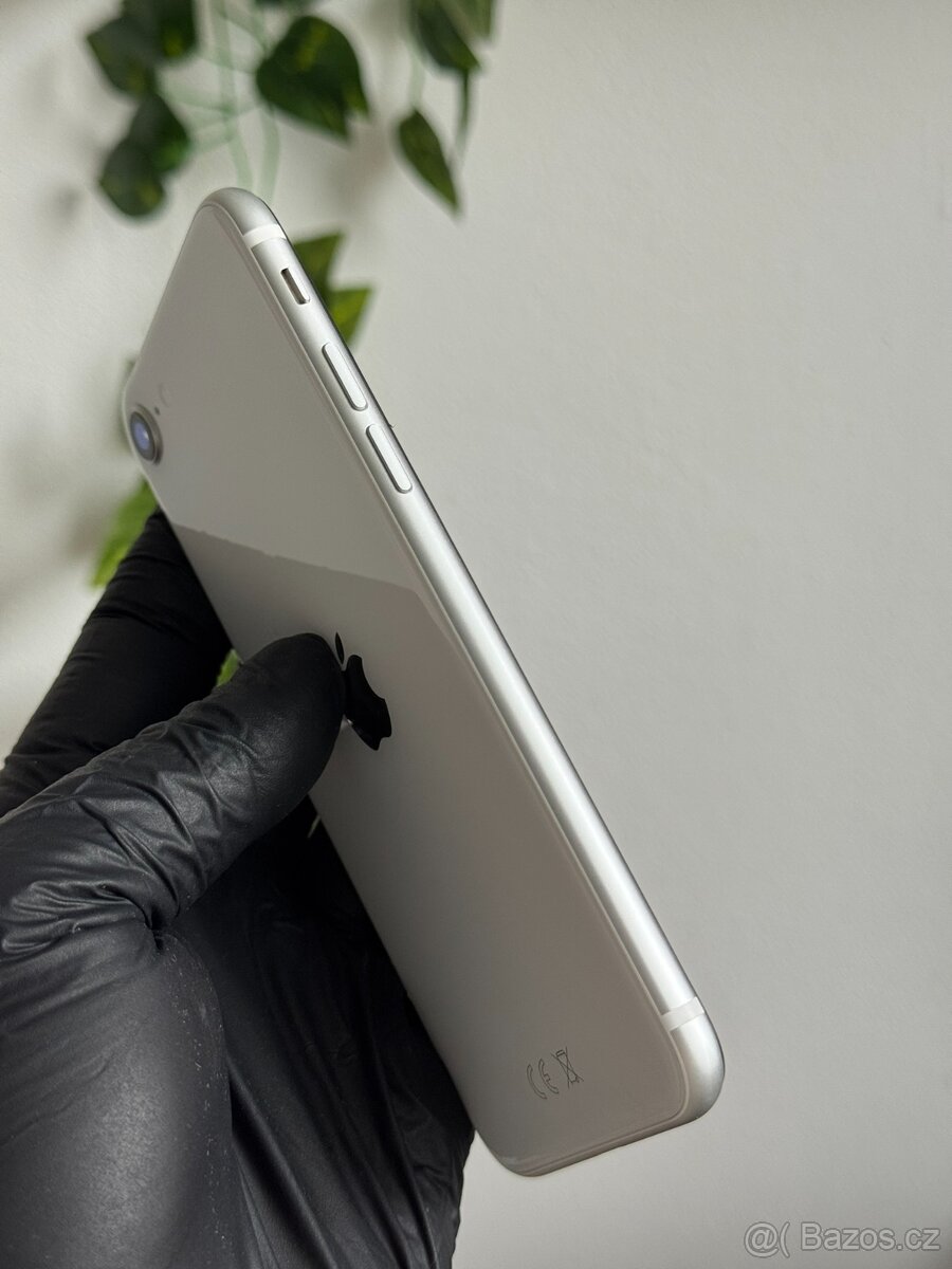 iPhone SE (2020) 64GB - 100% baterie, DPH - 5