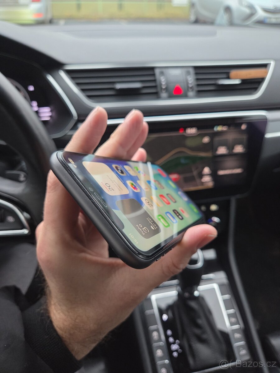 iPhone 11 256gb black, baterie 82% - 5