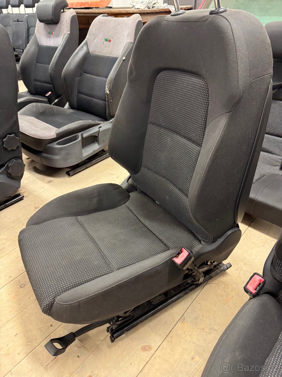 Audi A3 8P, 5d, sedačky - 5