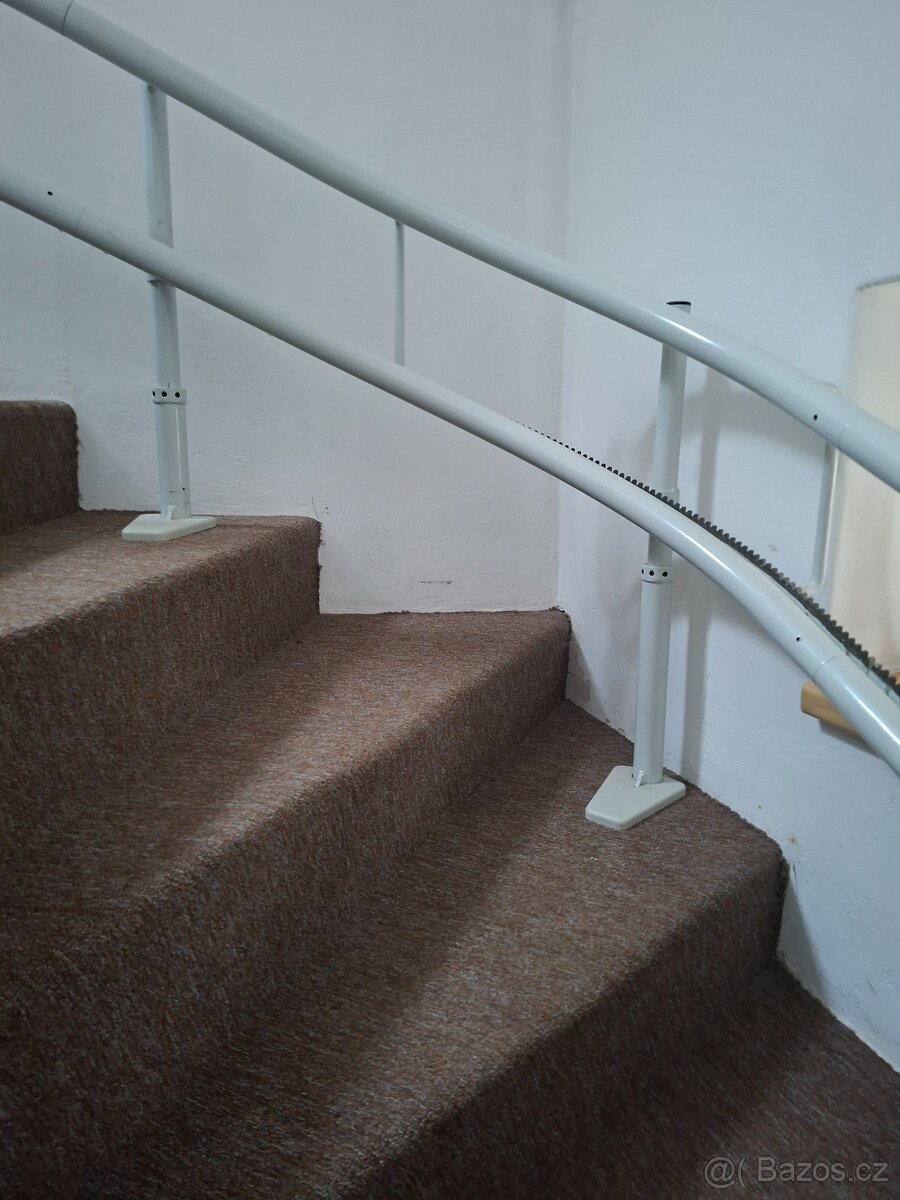 Sedacka schodišťová - 5