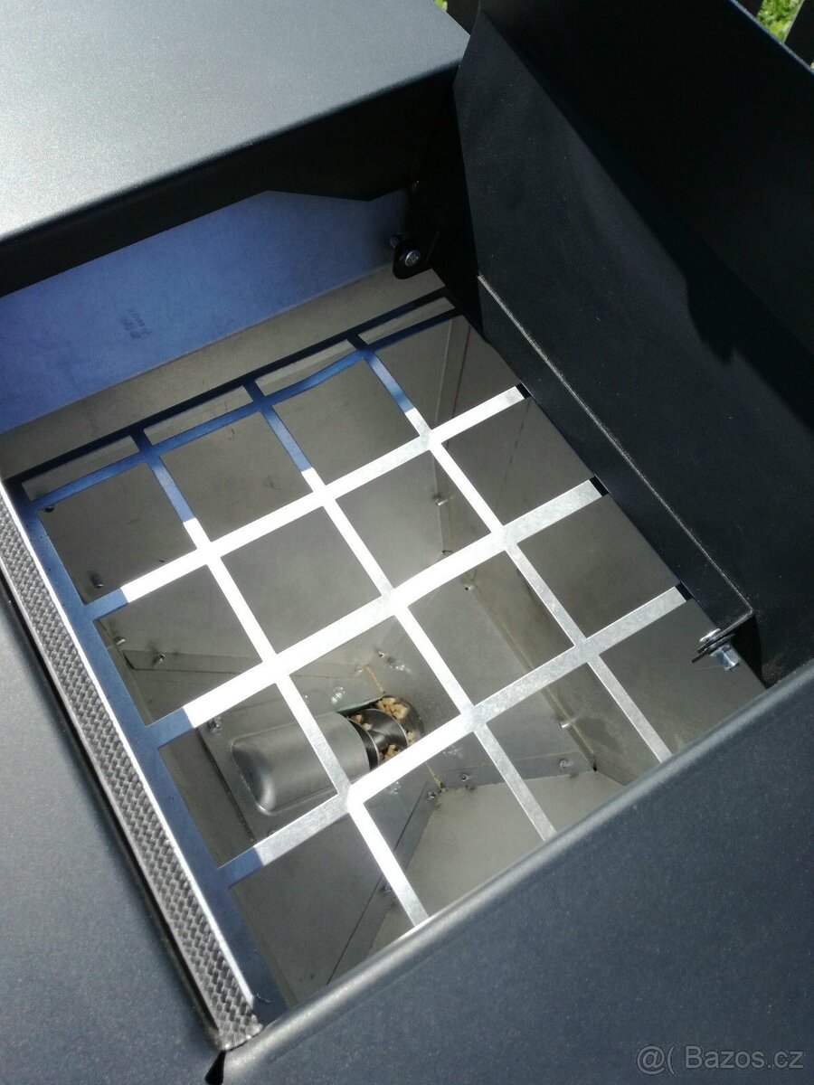 Peletová kamna s vodním okruhem 18 kW topná kamna - 5