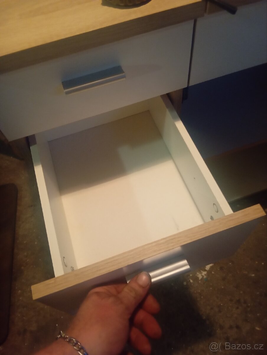 Kosmetická komoda - 5