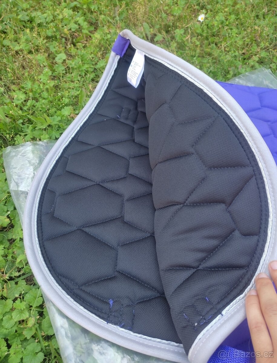 Fialová skoková dečka s kamínky na lemu - 5