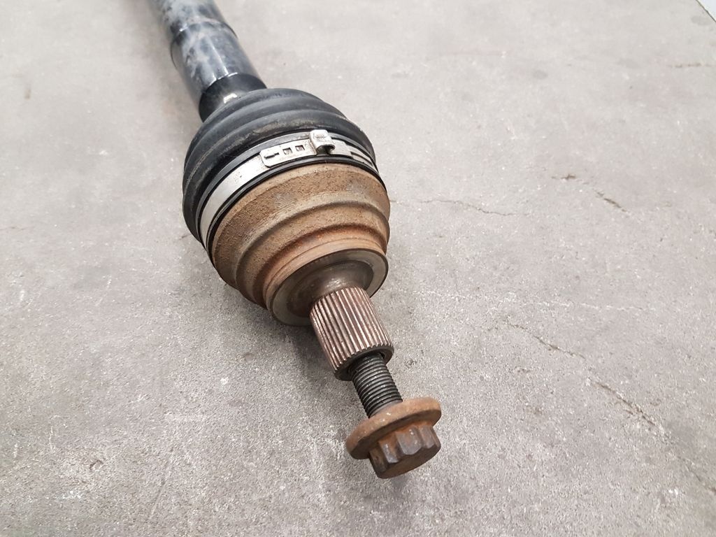 Poloosa pravá 1K0407272NN Škoda Yeti 1,2 TSi 6-kv. - 5