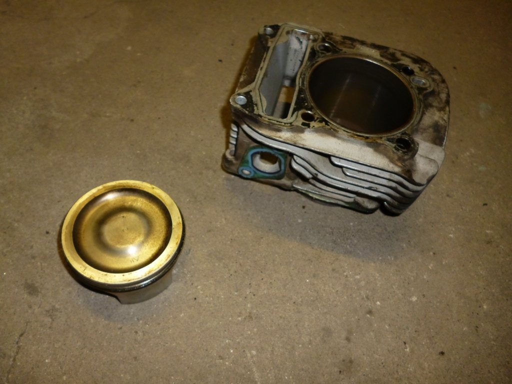 Piaggio Liberty 200. Válec + píst. rok 2006 - 5