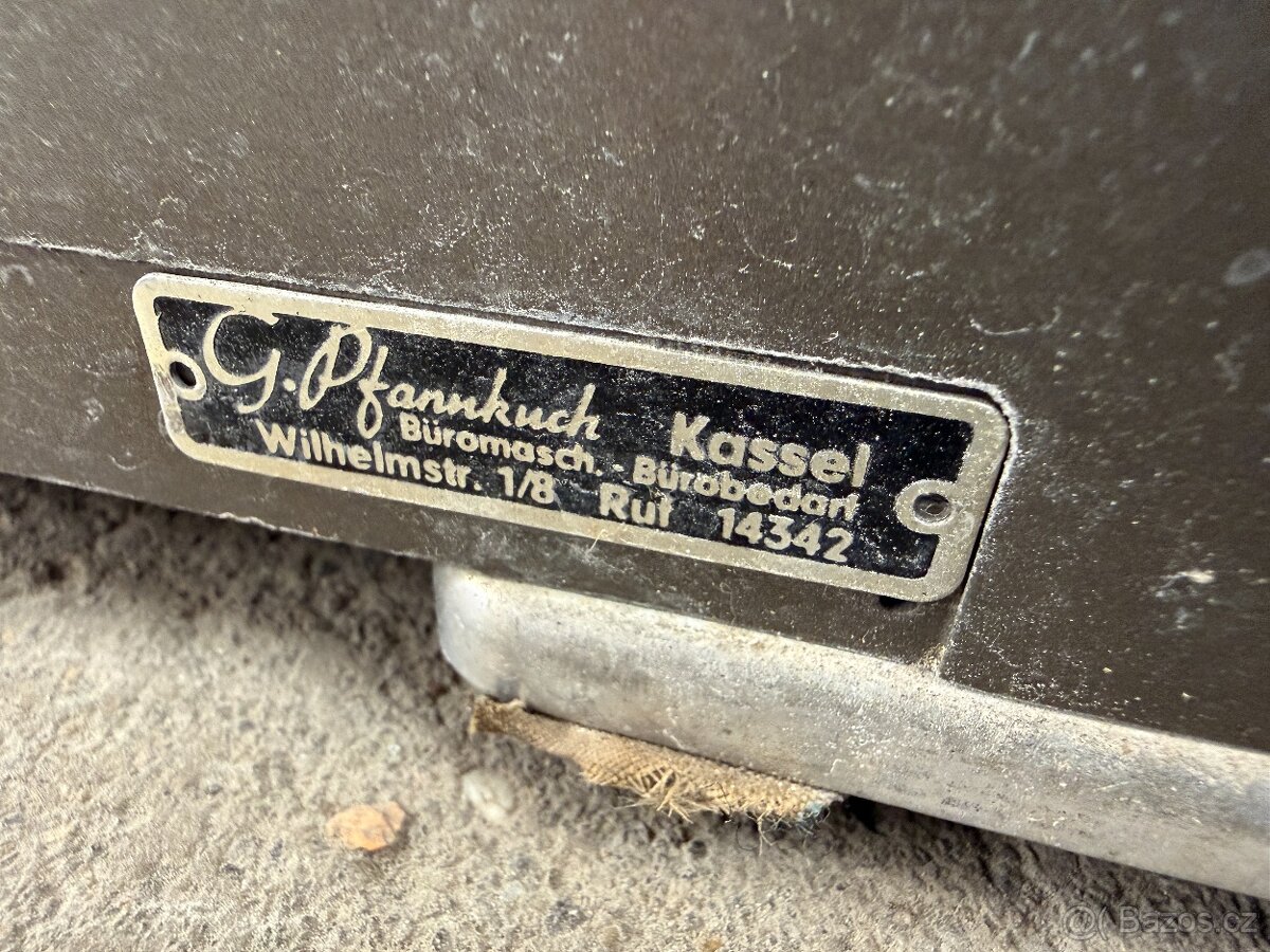 Psací stroj Adler Universal - 5