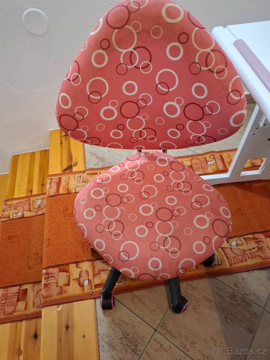 Souprava 2 stoly + 2 židle - 5