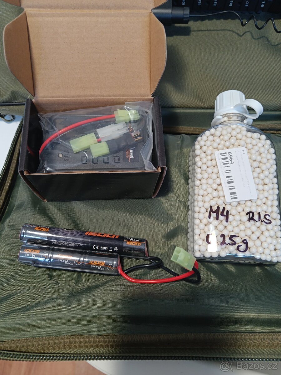 Airsoft kuličkovka M4 RIS s výbavou - 5