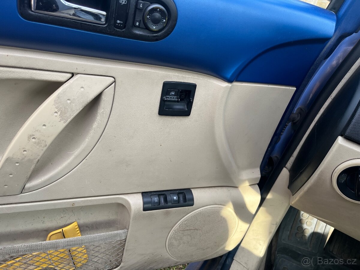 Volkswagen New Beetle 2.0 benzín - 5