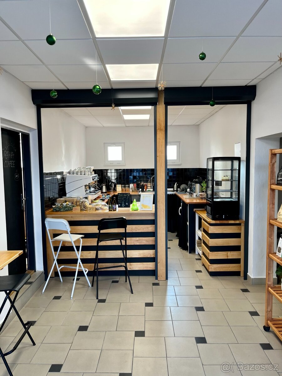 BAR DO KAVÁRNY Z MASIVU - 5
