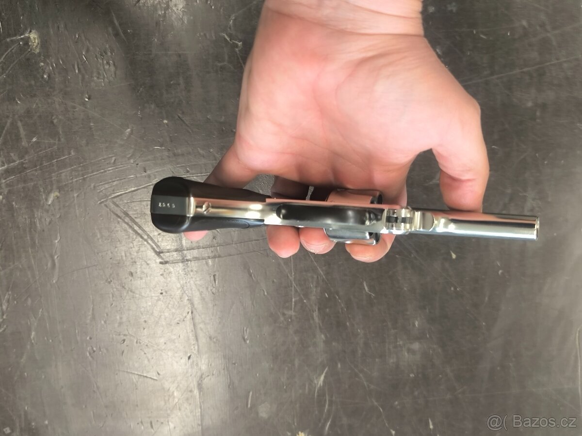 Historický revolver Smith & Wesson DAO.32sw - 5
