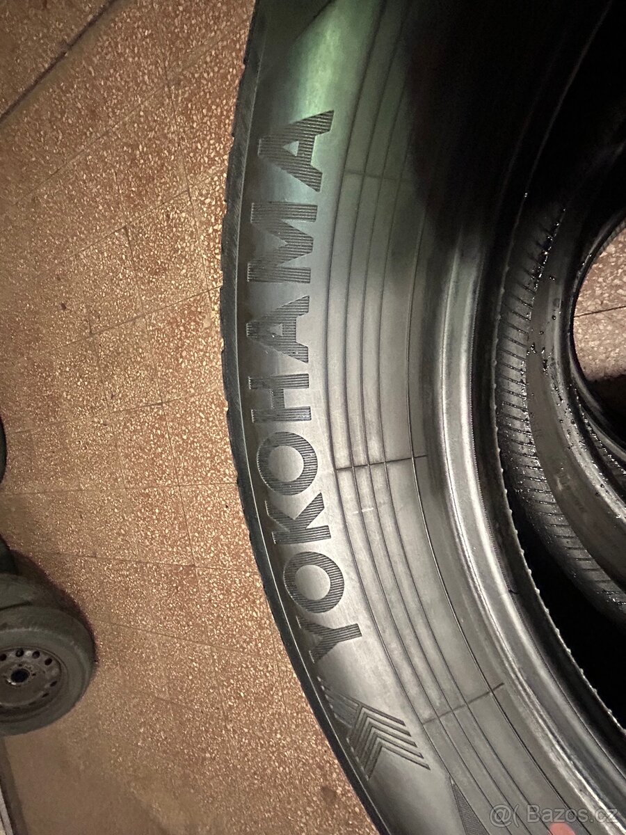 Zimni sada Yokohama - 225/55 r17 - vzorek 7,5mm - 06/2023 - 5