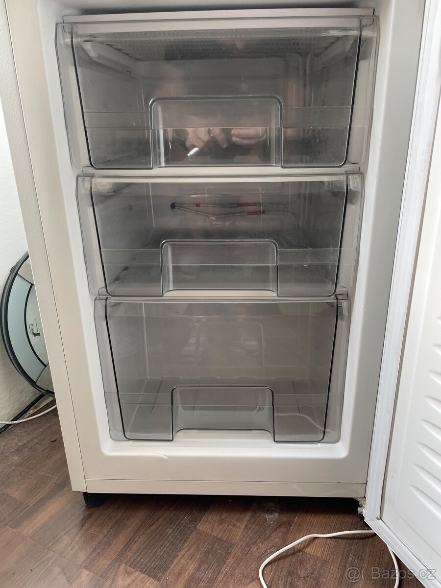 Prodám ledničku GODESS – kompaktní a funkční - 5