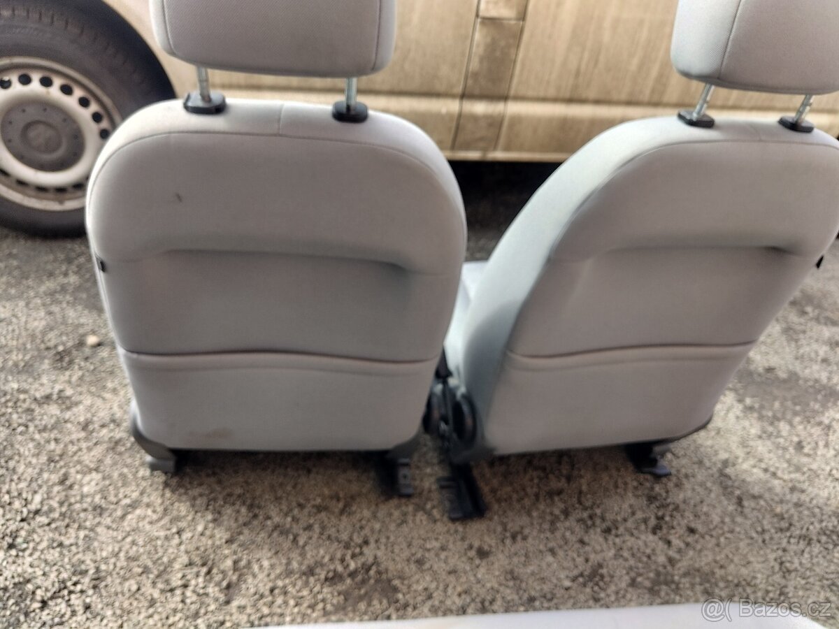 Sedačky Fiesta V - pětidveřová verze - 5