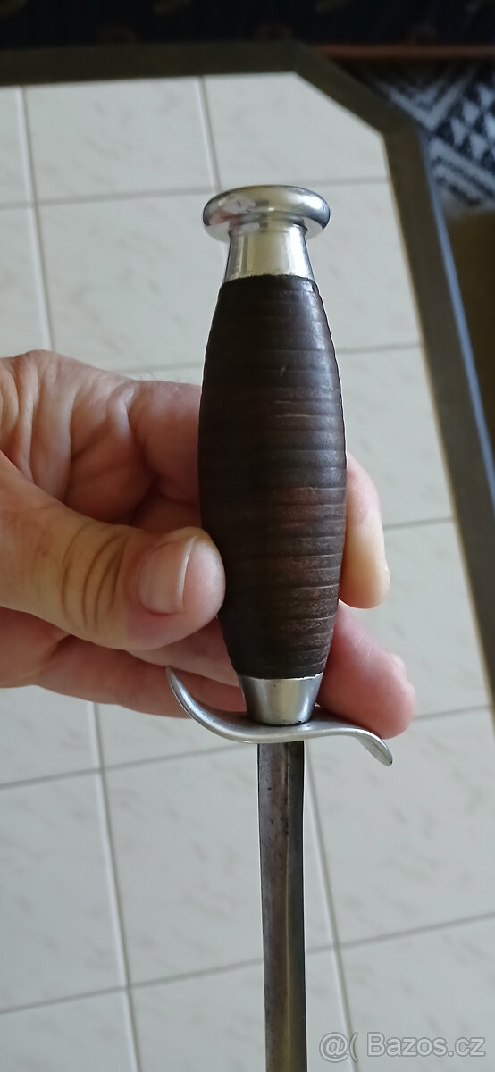 Stará čtyřhraná dýka - 5